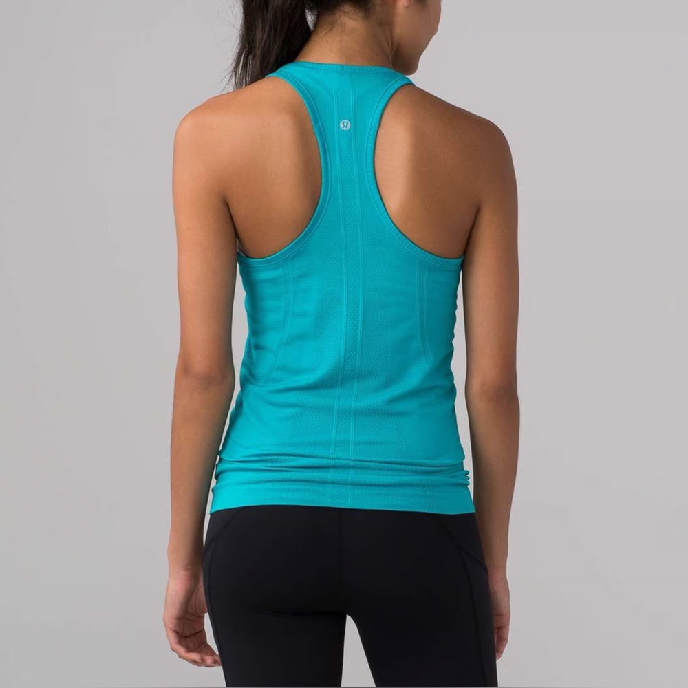 Lululemon Size 4 Racerback Blue Tank Top Built In Bra - Picture 2 of 8